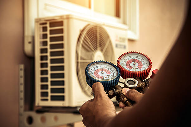 Professional Hvac technician working in Brooklyn, MI